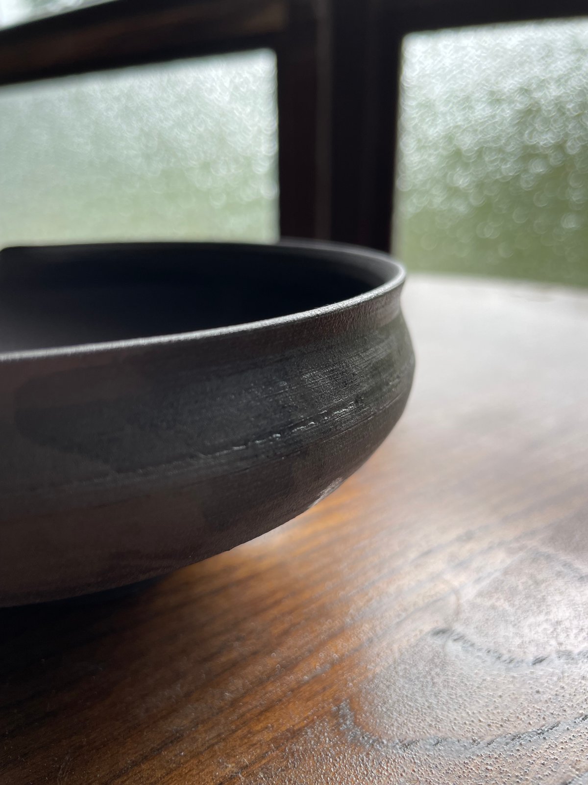 枝月窯 齋藤有希子 黒土焼締後炭化湯冷まし/STONE | 岳間茶寮 好信楽