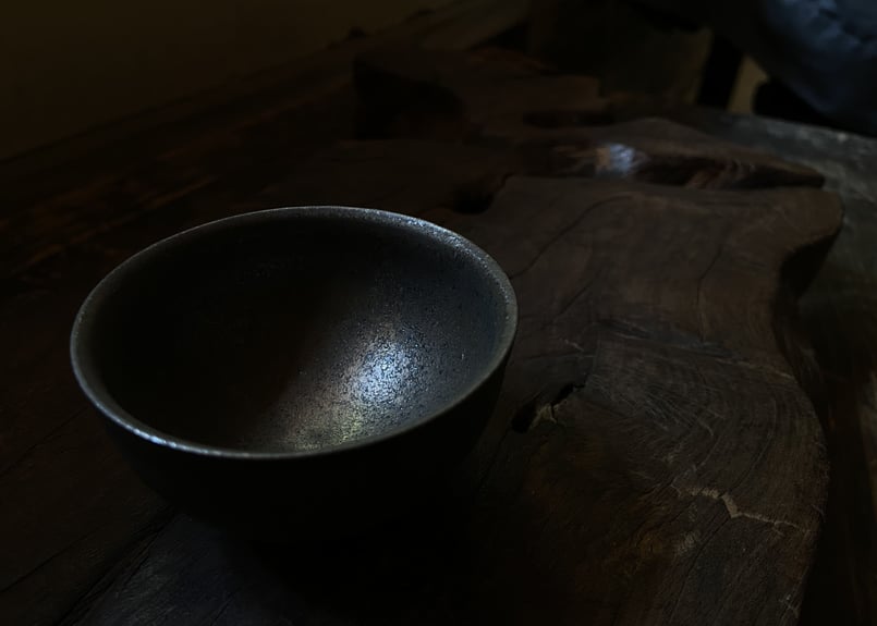 紫砂 六角煎茶碗 枝月窯 齋藤有希子 / 錆釉小煎茶碗 | 岳間茶寮 好信楽