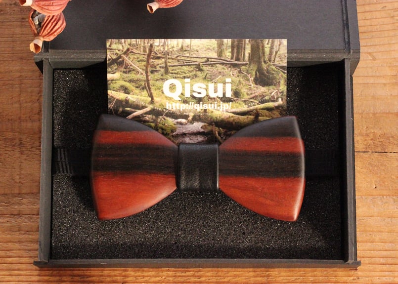 PREMIUM QISUI 木製蝶ネクタイ 素材:縞黒檀 | QISUI