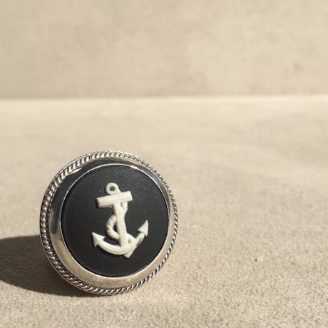 ANCHOR  BLACK