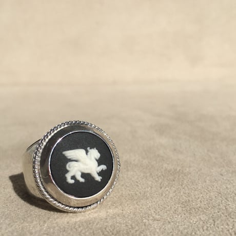 GRIFFON BLACK