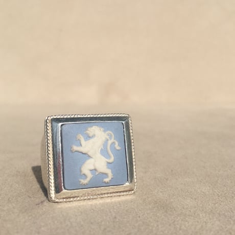 STANDFING TIGER  LIGHT BLUE