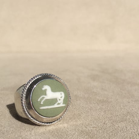 HORSE STANDING LIGHT GREEN