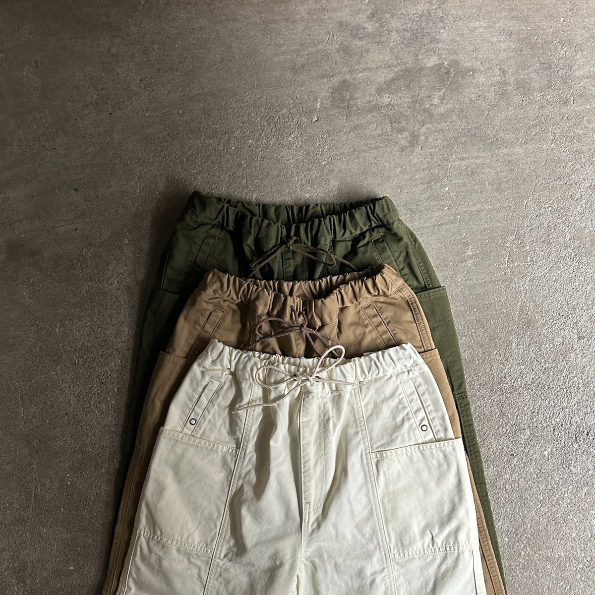 LIGHT CHINO CROSS CENTER SEAM GARDEN PANTS(ライトチ