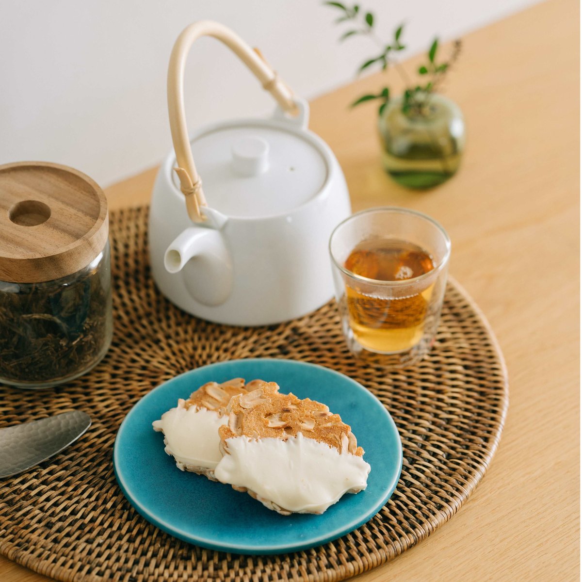 ホワイトチョコ煎餅 しろたえの 2枚入 | 田中屋せんべい総本家