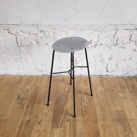 アルミハイスツール　Onion  high stools(玉葱型のハイスツール)