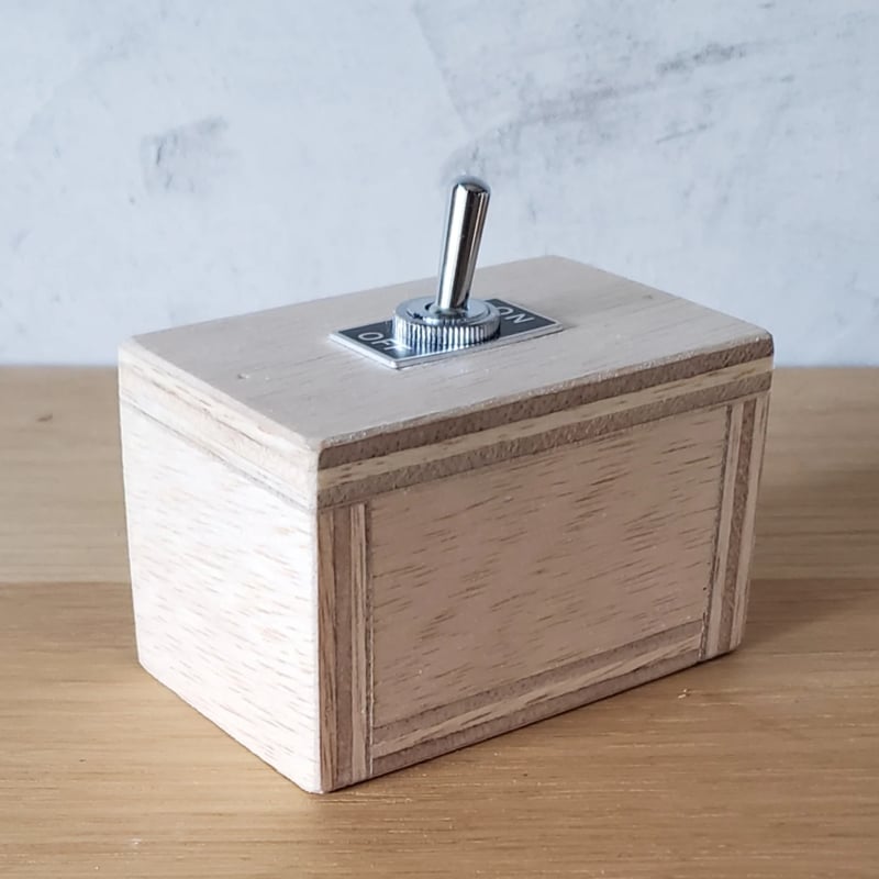 SWITCH BOX TOY｜トグルスイッチ ブラック | NEWDAYS FACTORY｜