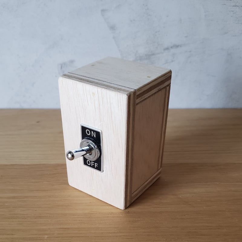 SWITCH BOX TOY｜トグルスイッチ ブラック | NEWDAYS FACTORY｜