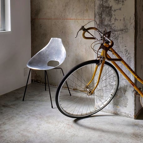 アルミチェア　Onion Chair(玉葱型の椅子)