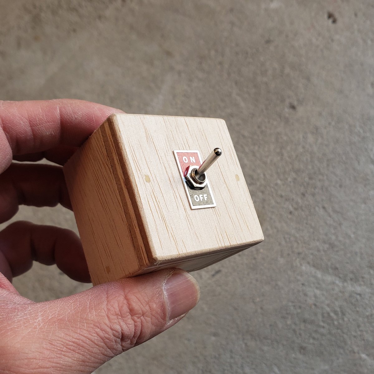 SWITCH BOX TOY｜トグルスイッチミニ | NEWDAYS FACTORY｜ニュー