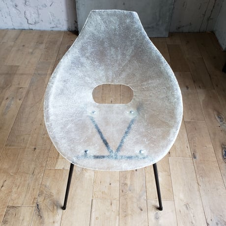 FRPチェア　Onion chair(玉葱型の椅子)