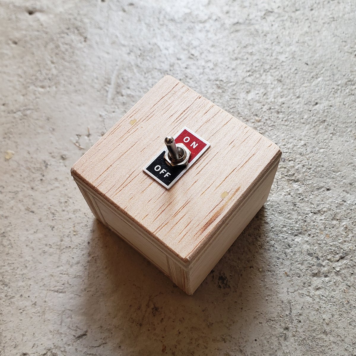 SWITCH BOX TOY｜トグルスイッチミニ | NEWDAYS FACTORY｜ニュー