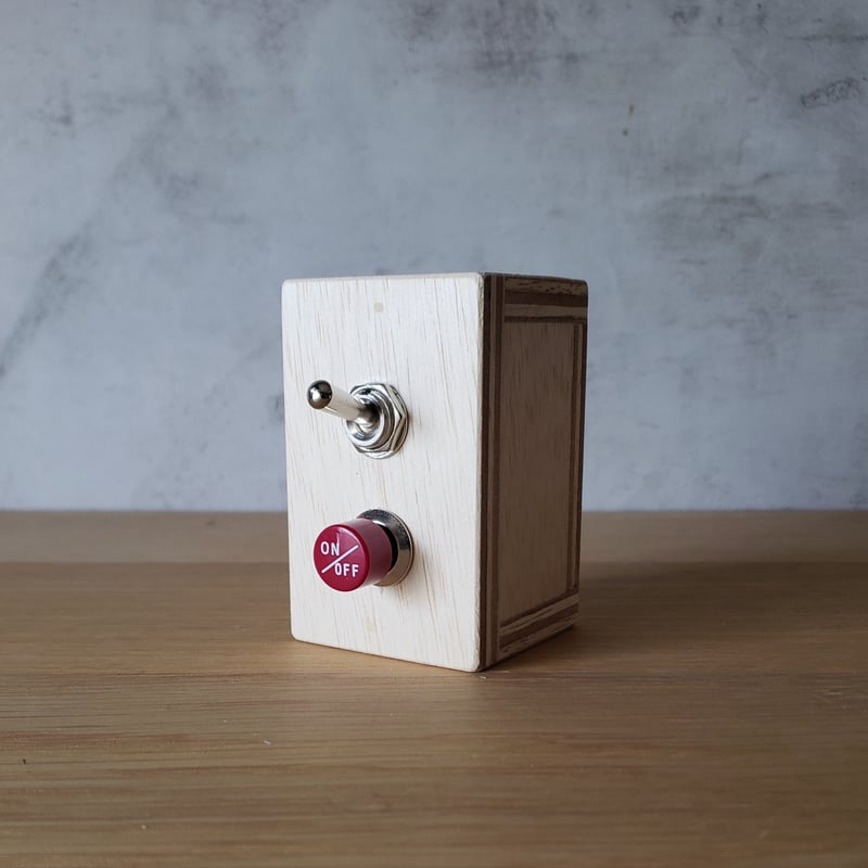 SWITCH BOX TOY｜トグルスイッチ&プッシュスイッチ | NEWDAYS FACT