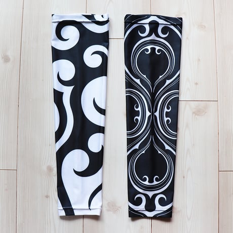 TRIBAL ARMCOVER SET 00