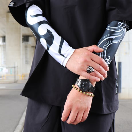 TRIBAL ARMCOVER SET 00