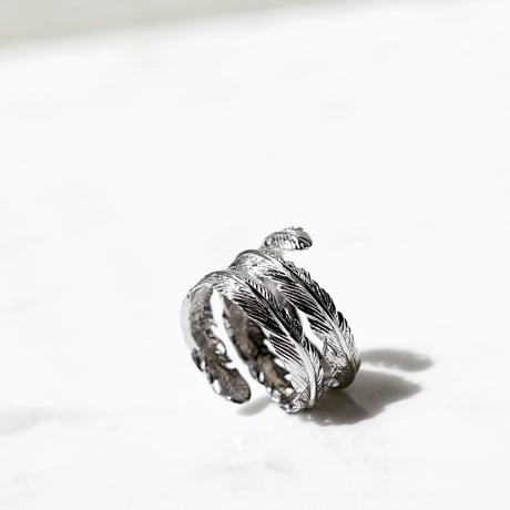 TRINITY  FETHER RING