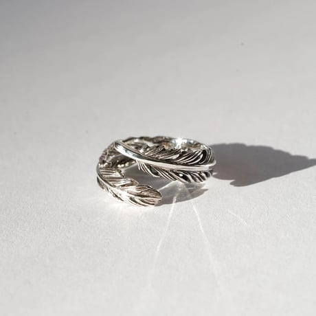 NATURAL FETHER RING