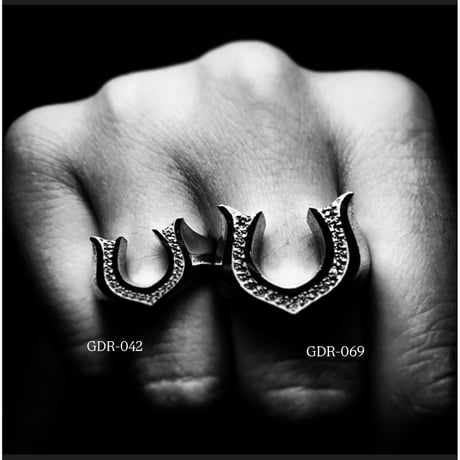 NEO CLASSIC HORSESHOE RING