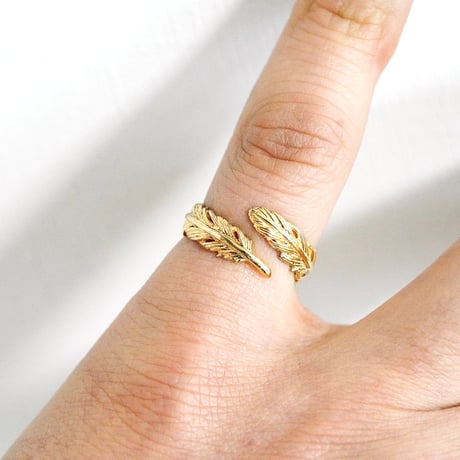 NATURAL FETHER RING (K18YG)