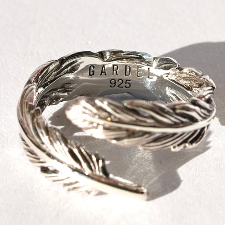 NATURAL FETHER RING