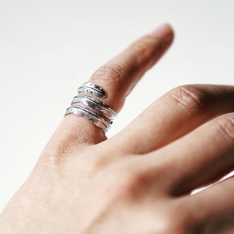 TRINITY  FETHER RING
