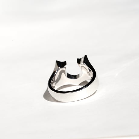 CLASSIC HORSE SHOE RING