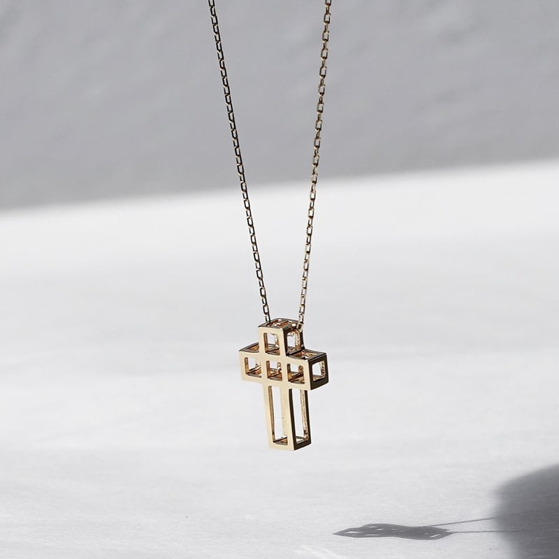 CUBE CROSS NECKLACE | GARDEL