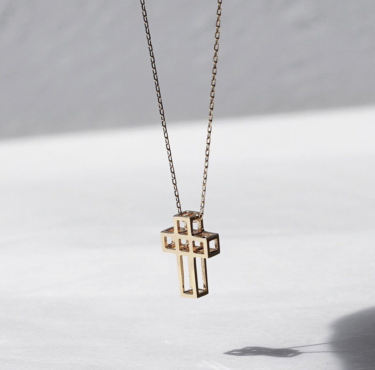 CUBE CROSS NECKLACE | GARDEL