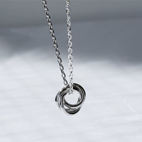 TRES LINE NECKLACE