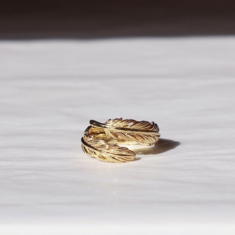 NATURAL FETHER RING (K18YG)