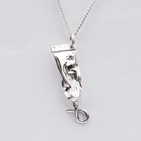 FARBE NECKLACE