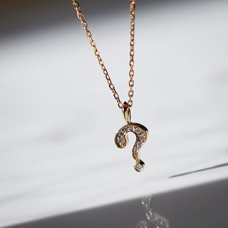 NATURAL QUESTION NECKLACE