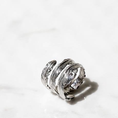TRINITY  FETHER RING
