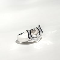 CLASSIC HORSE SHOE RING