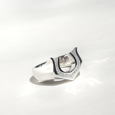 CLASSIC HORSE SHOE RING