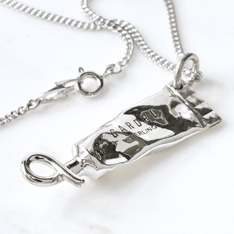 FARBE NECKLACE