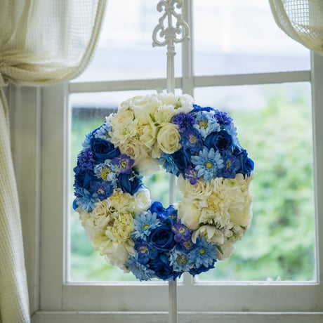 BLUE & WHITE WREATH (35cm)