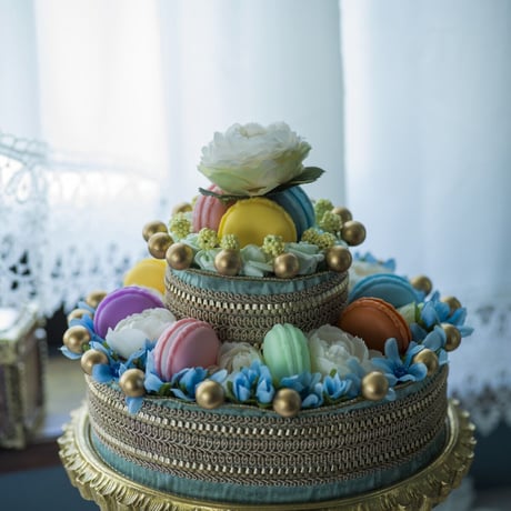 MACARON FLOWER CAKE