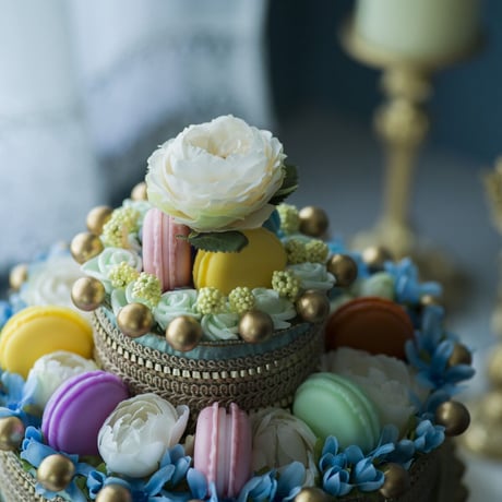 MACARON FLOWER CAKE