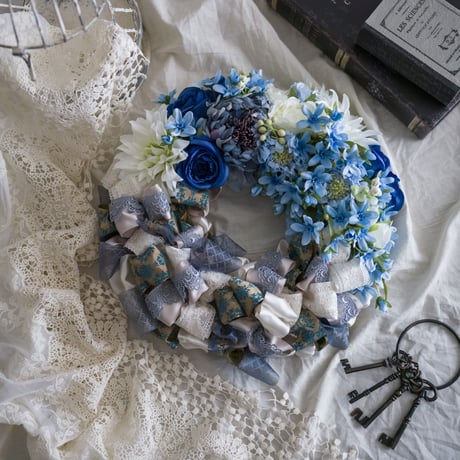 FLOWER WREATH WITH RIBBON (35cm)