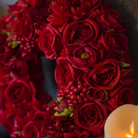 RED ROSE CHRISTMAS WREATH (35cm)