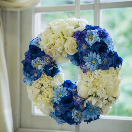BLUE & WHITE WREATH (35cm)