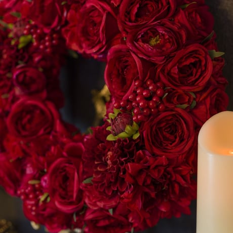RED ROSE CHRISTMAS WREATH (35cm)