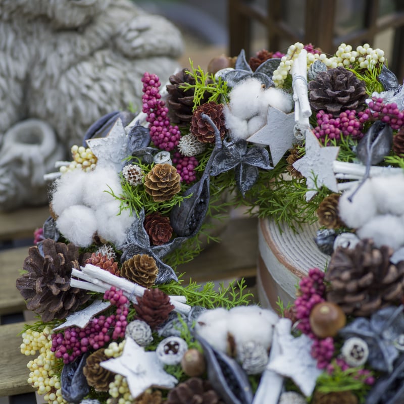 雪降る森の中のクリスマスリース (30cm) | 【公式】Michika Flower Des