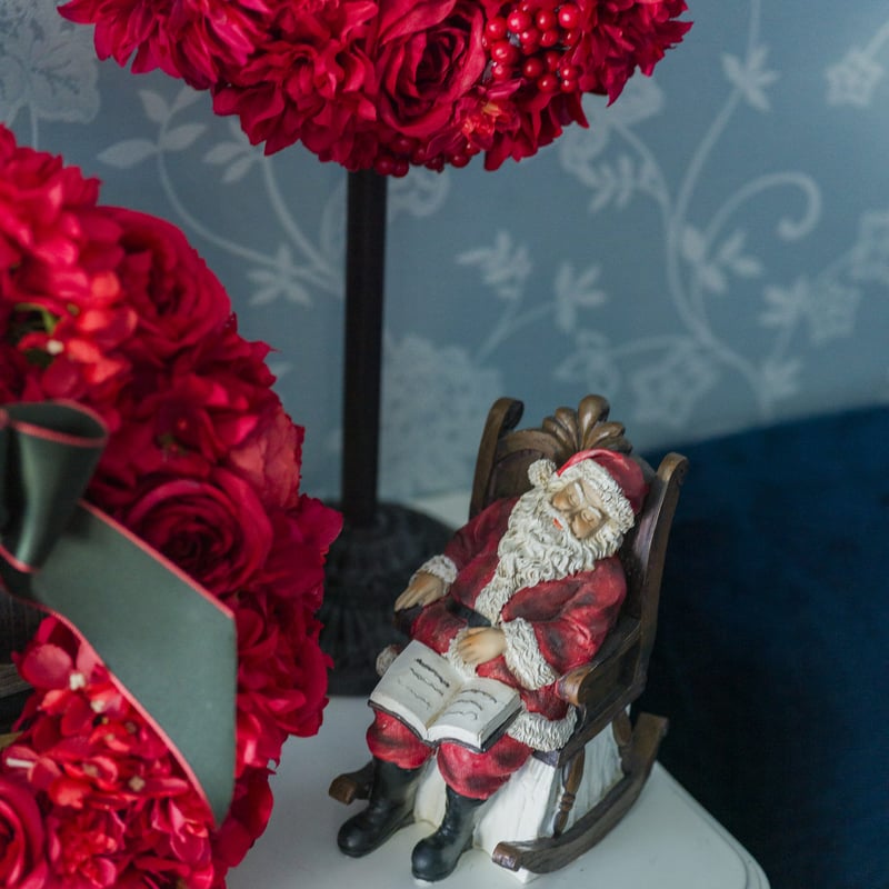 クリスマスリース 赤 造花 サンタ付き❣️リンリン❣️ クリスマスリース 赤 造花 サンタ付き❣️リンリン様専用