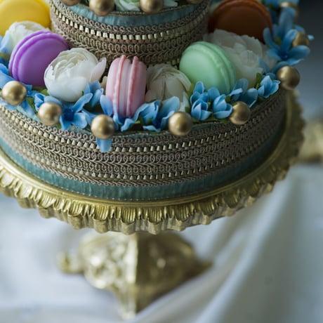 MACARON FLOWER CAKE