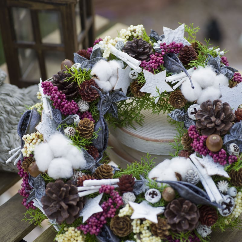 雪降る森の中のクリスマスリース (30cm) | 【公式】Michika Flower Des