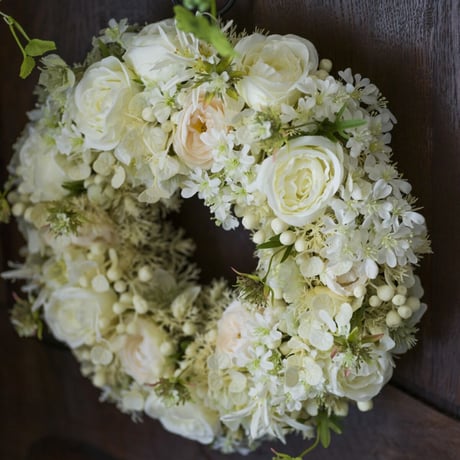 WHITE ROSE WREATH (35cm)