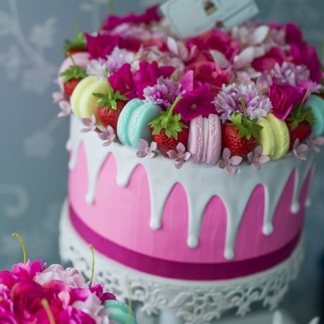 ROSE MACARON FLOWER FAKE CAKE