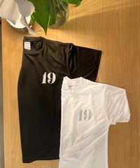 19オリジナルTシャツ